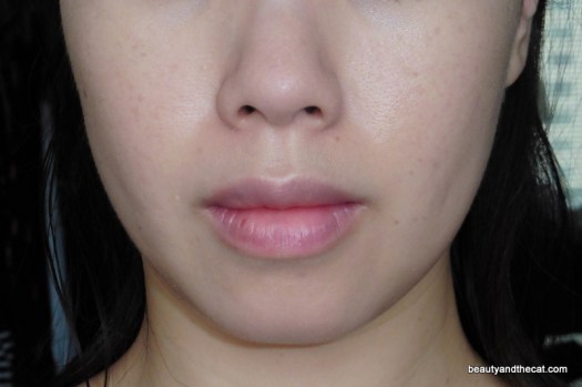 Wearing just the cushion. Erm, probably should have taken this pic under the sun to show luminosity