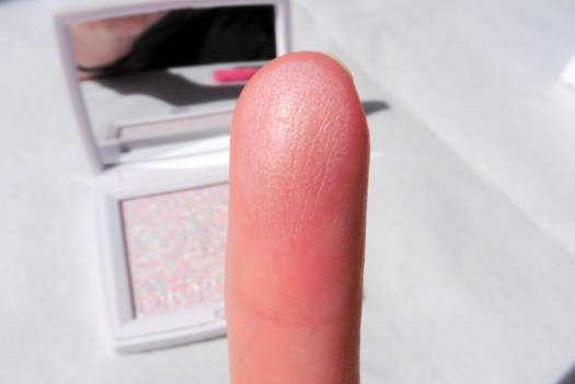08 Dior Diorsnow Rainbow Powder Swatch